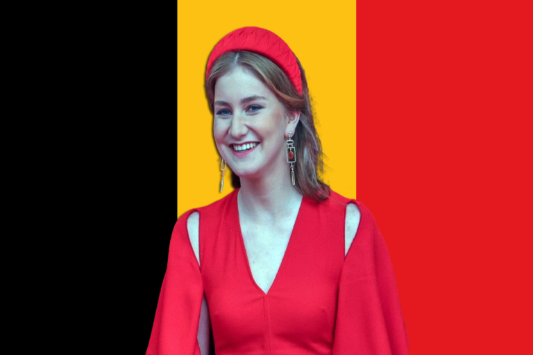 Frau aus Belgien vor dem Hintergrund der Flagge von Belgien