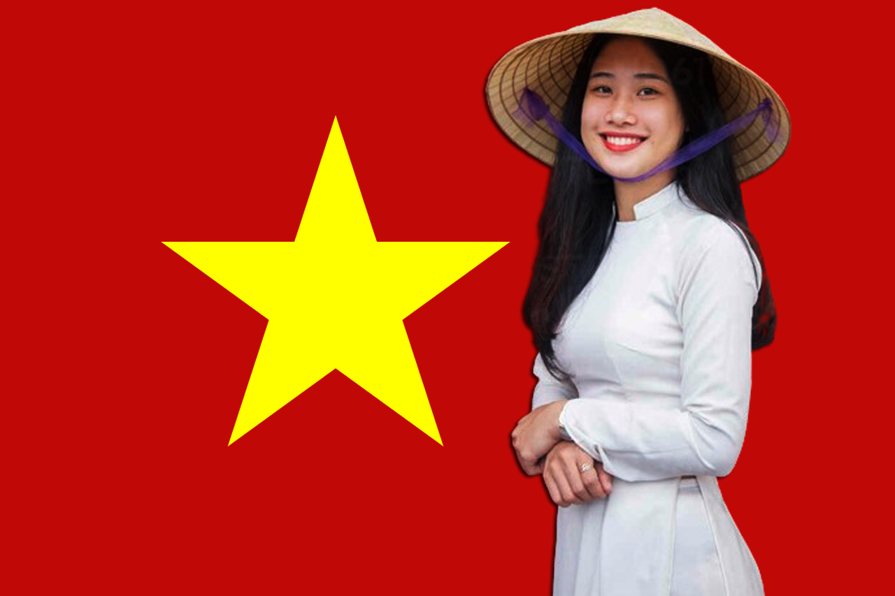 Frau aus Vietnam vor dem Hintergrund der Flagge von Vietnam